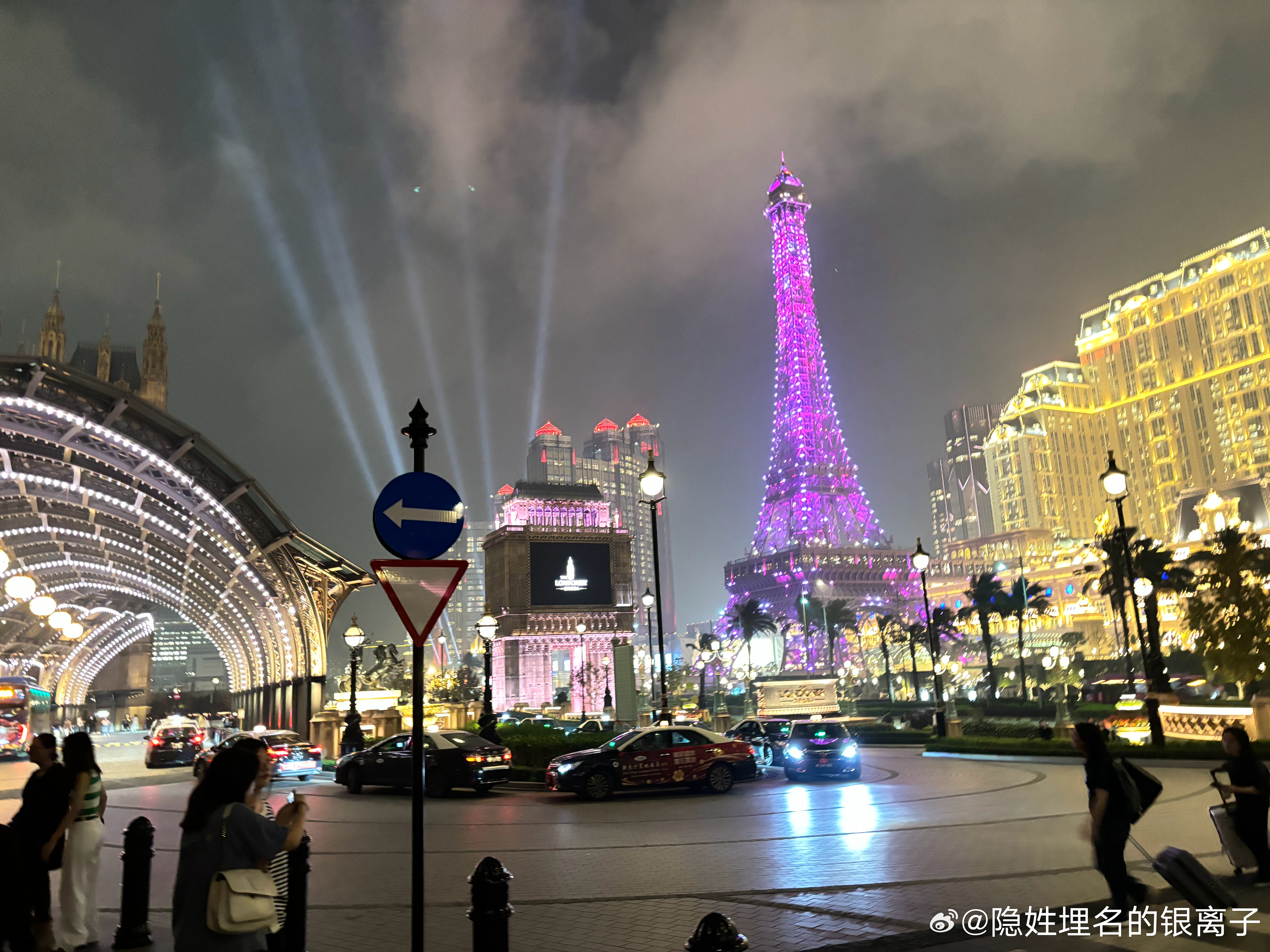 2024澳门精准正版澳门,3. ＊＊澳门夜景之旅＊＊：利用澳门夜景的独特魅力